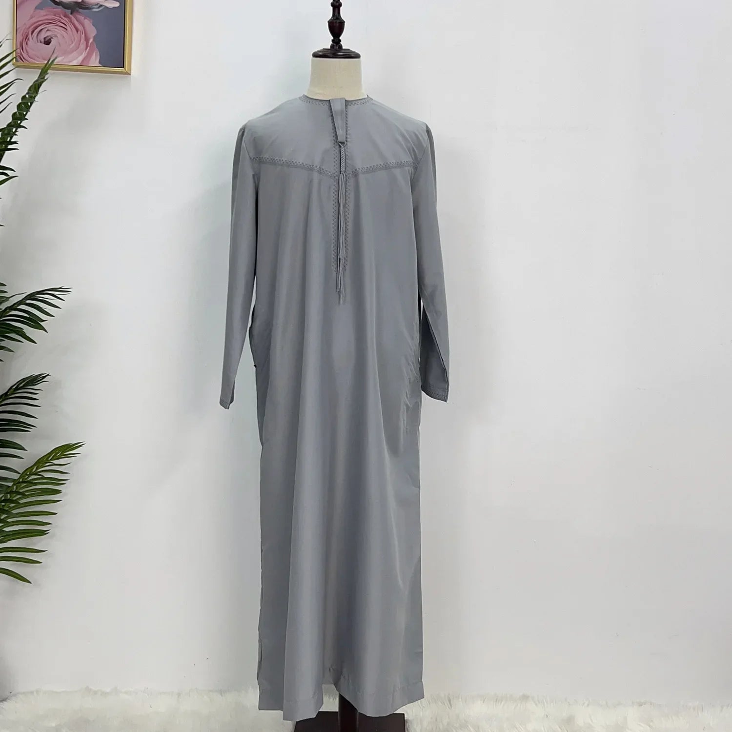 Traditional Saudi Arabic Men's Robe